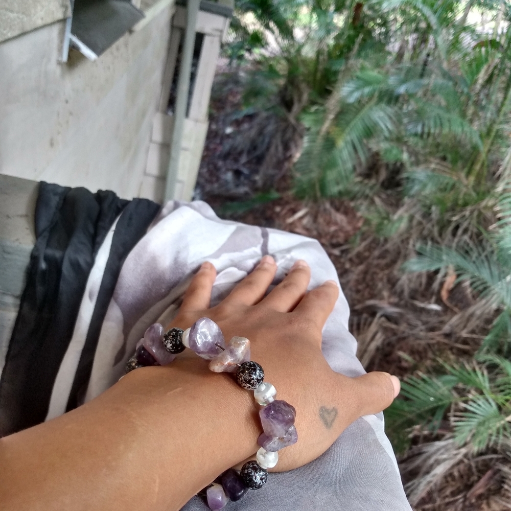 Amethyst crystal beads bracelet